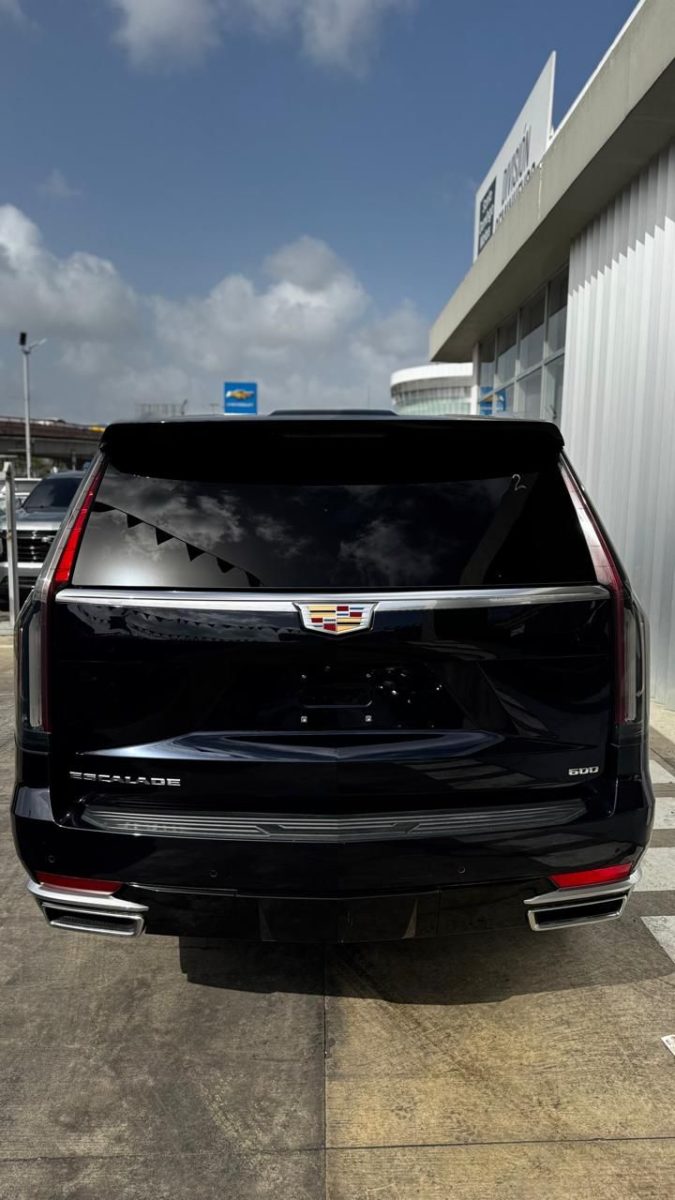Cadillac Escalade foto 2