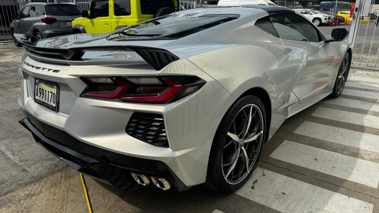 Chevrolet Corvette foto 4