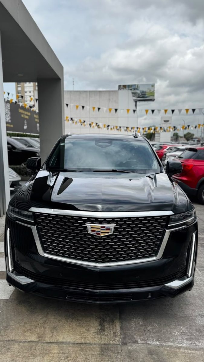 Cadillac Escalade foto 2