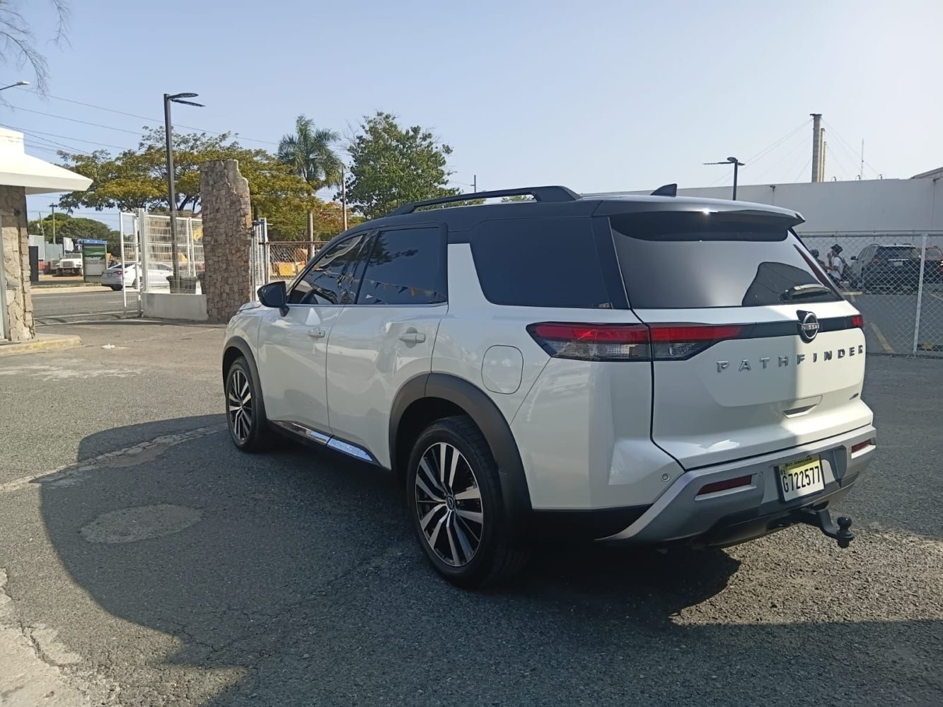 Nissan pathfinder foto 2