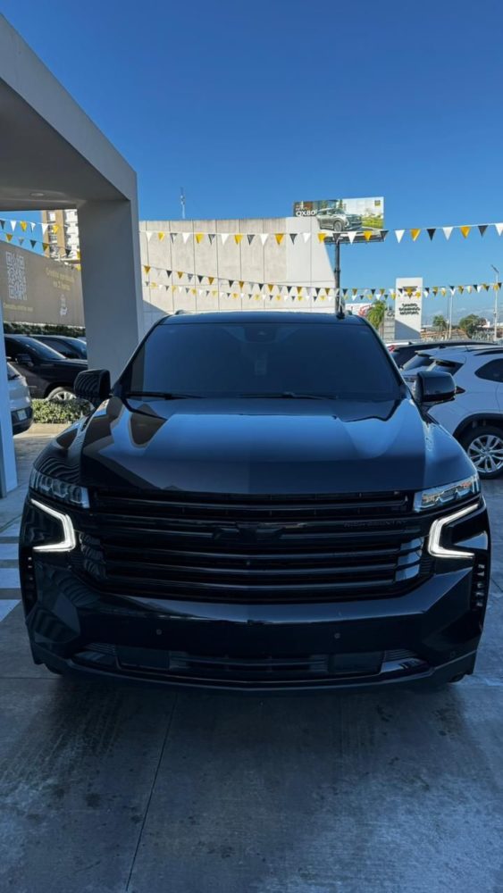 Chevrolet Suburban foto 2