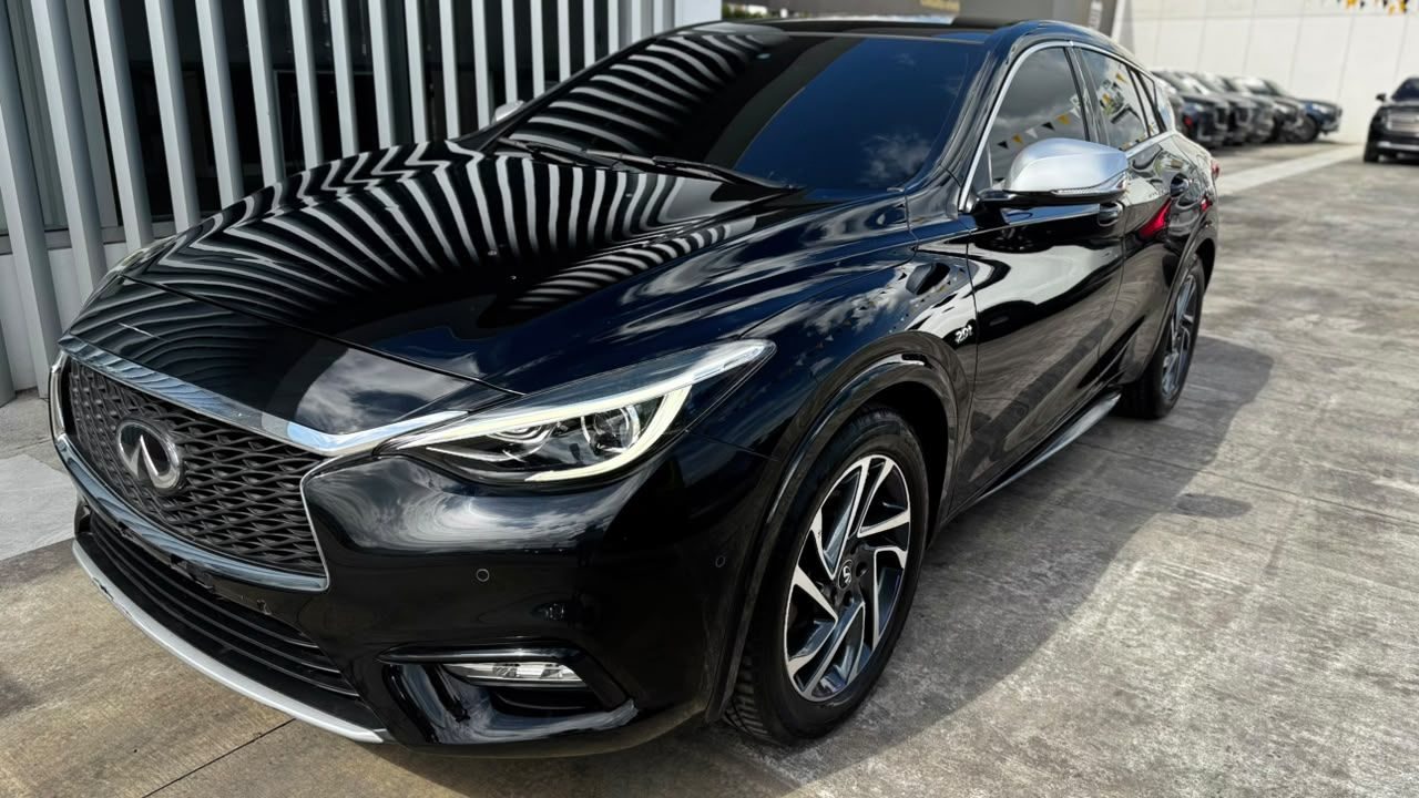Infiniti QX-30