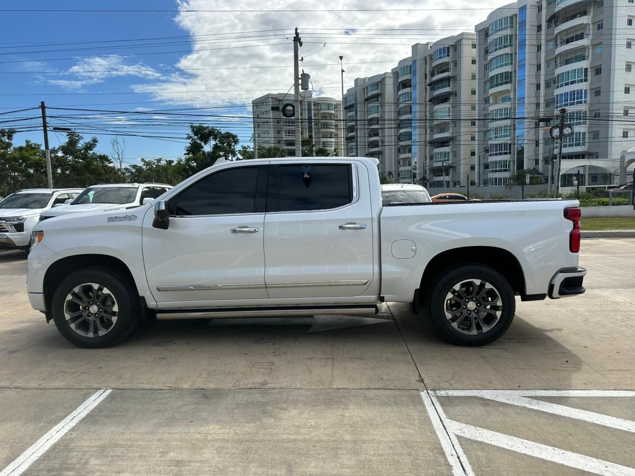 Chevrolet Silverado foto 2