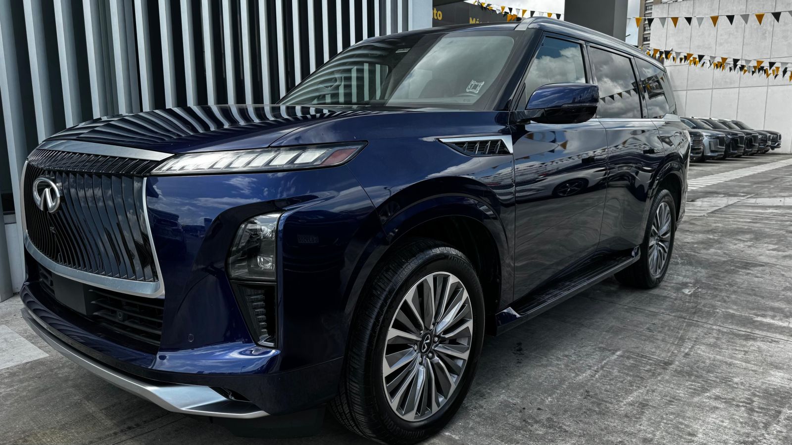 Infiniti QX80