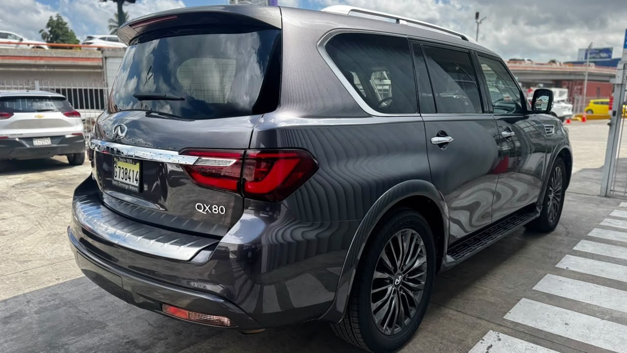 Infiniti QX-80 foto 3