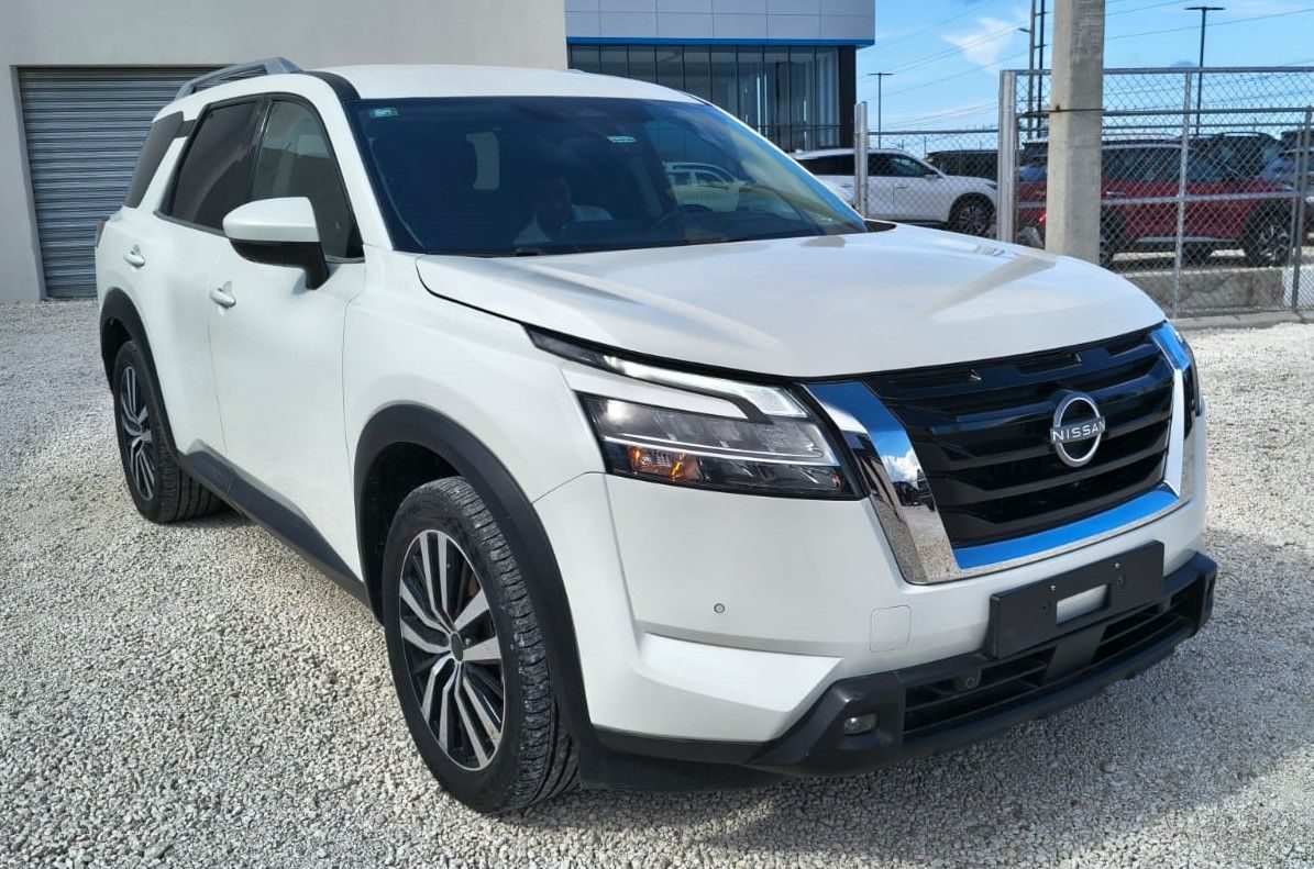 Nissan Pathfinder foto 4