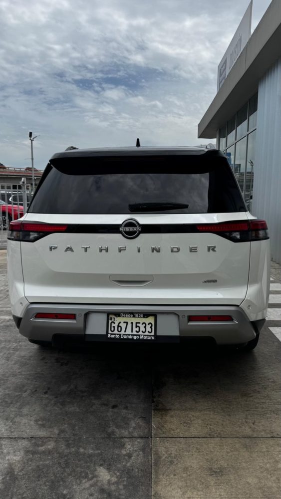 Nissan Pathfinder foto 4