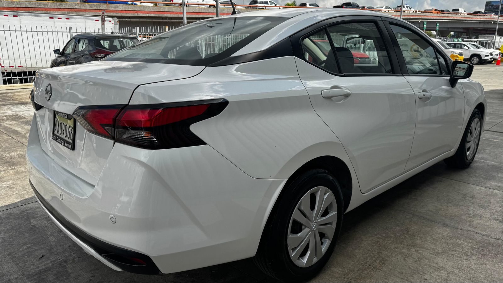 Nissan Versa foto 3