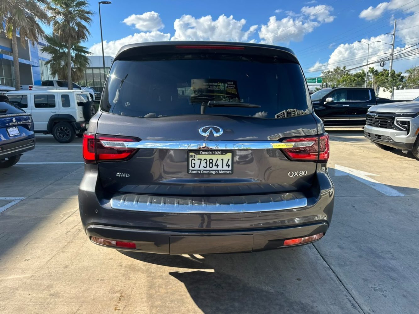 Infiniti QX80 foto 4